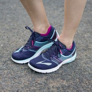 Brooks Women's Blue and Pink Athletic Shoes